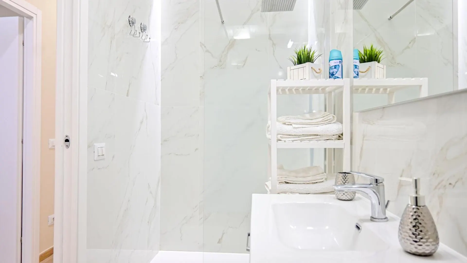Apartament Nel Cuore Di Roma Metro C Sotto Casa Włochy